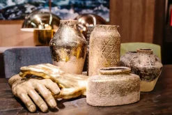 Skulptur Mano - Hand i Guldfinish - KARE Design