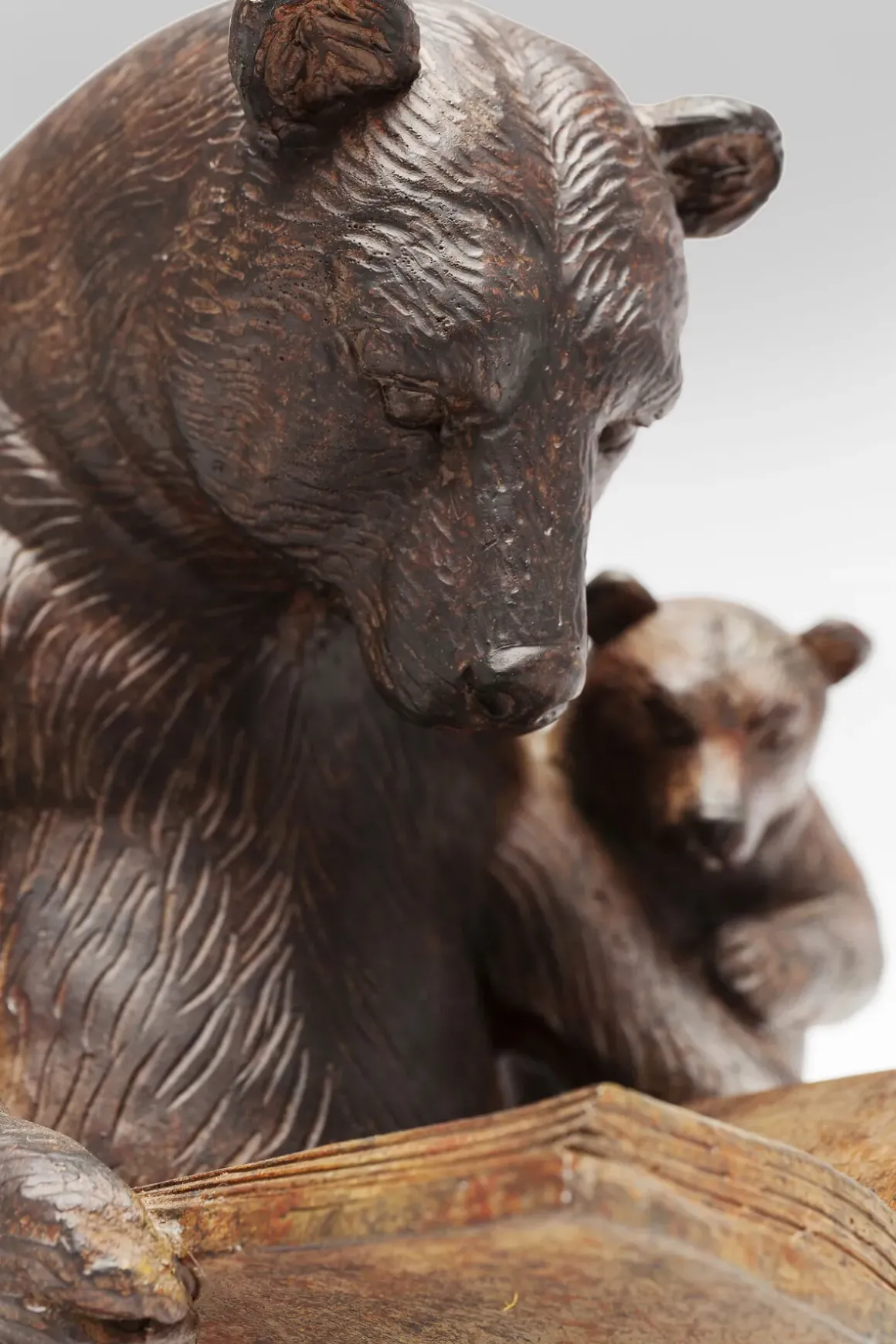 Skulptur Reading Bears - Dekor Björn Sagostund - KARE Design