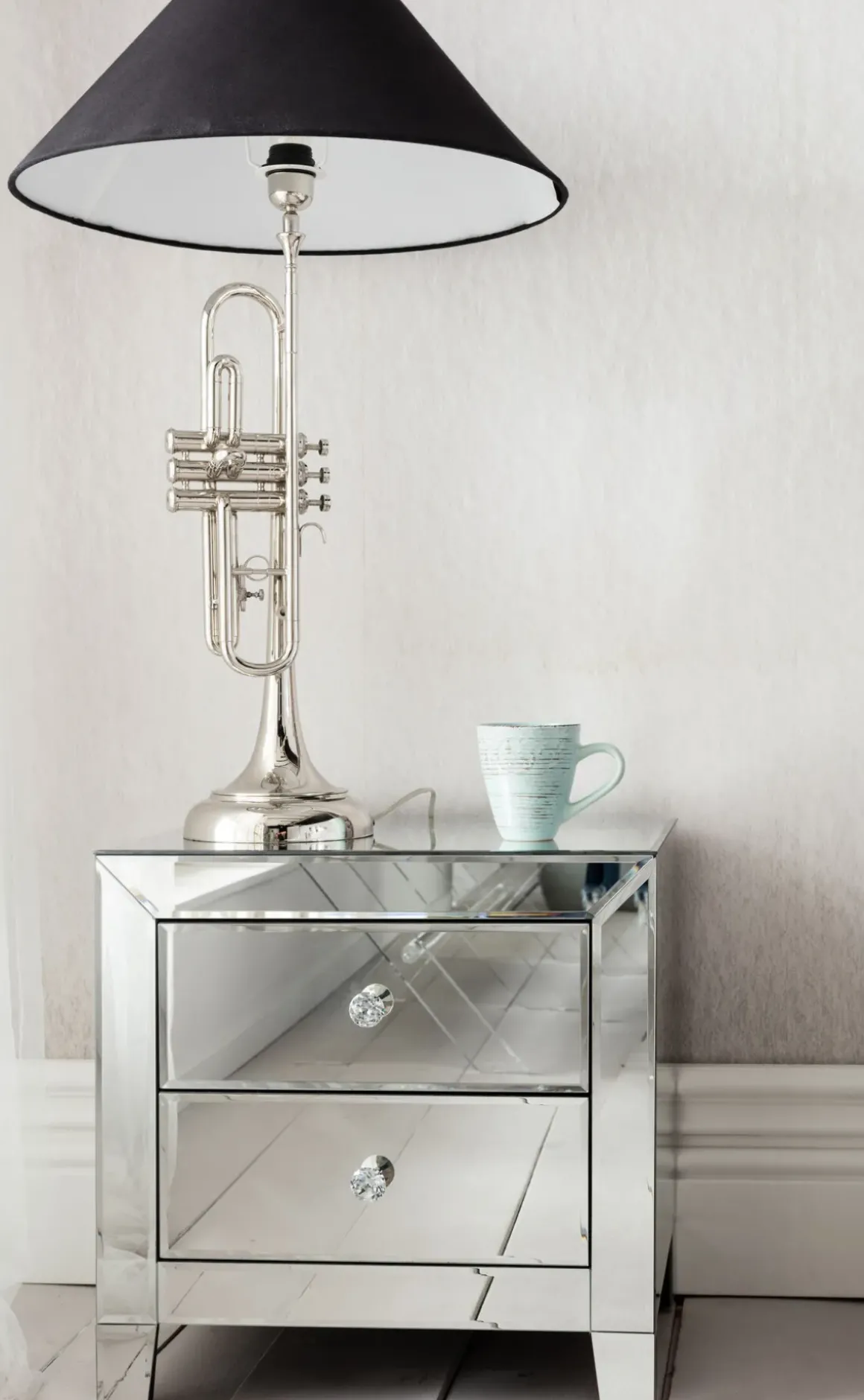 Sängbord Luxury - Byrå Spegelglas, 2 Lådor - KARE Design