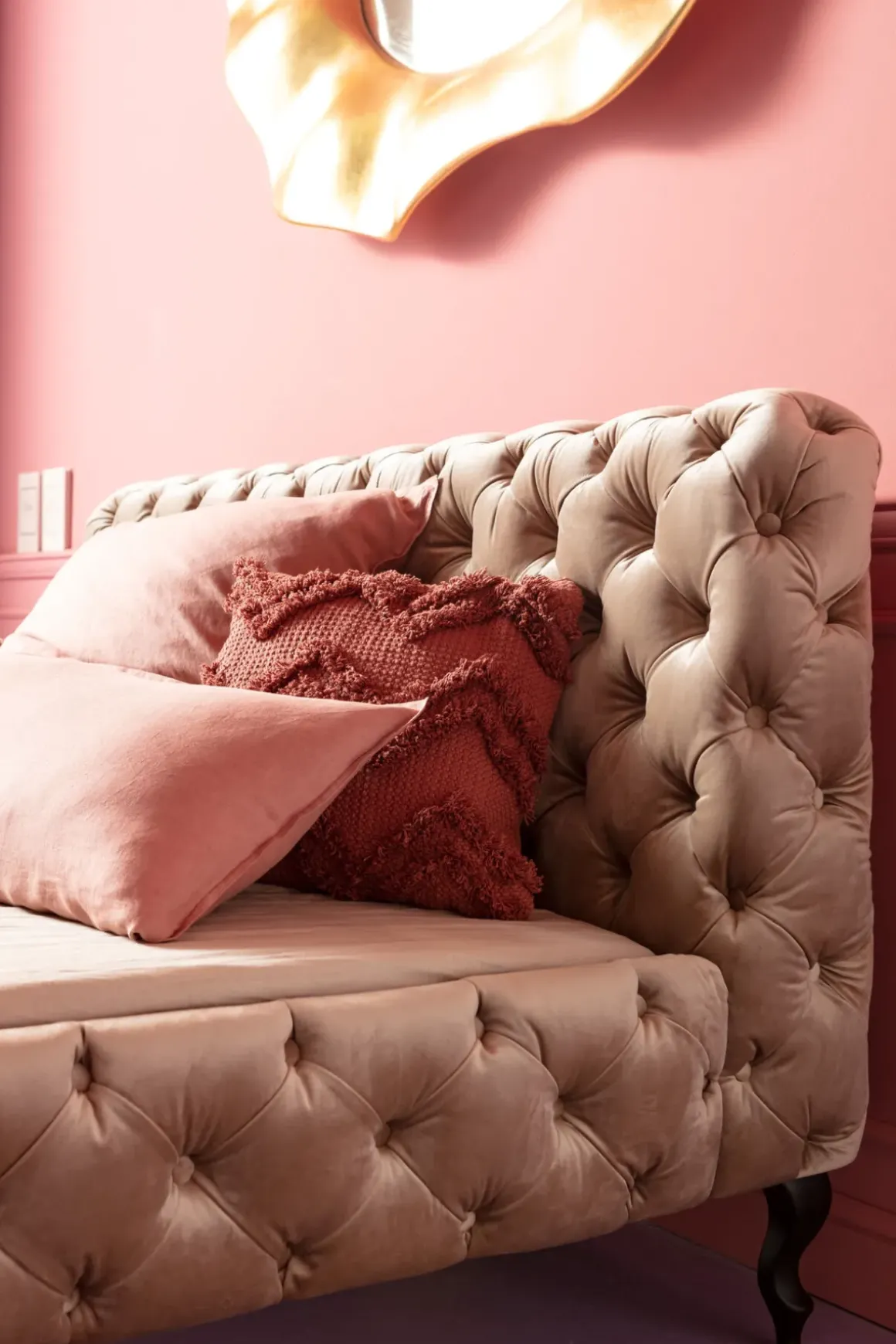 Säng Desire 160x200cm - Beige Sammet - KARE Design