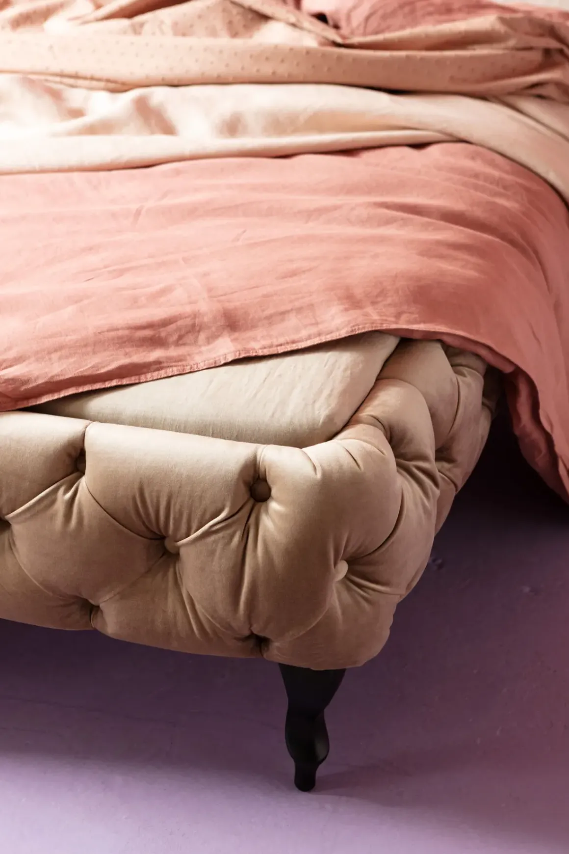 Säng Desire 160x200cm - Beige Sammet - KARE Design