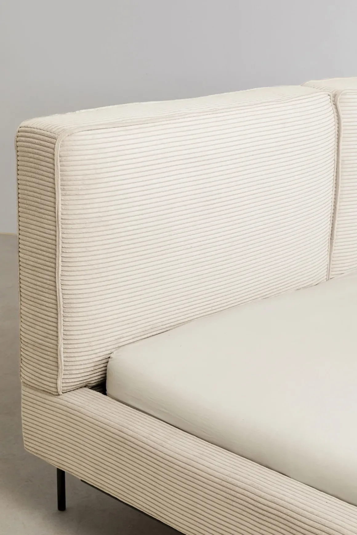 Säng East Side Cord - Creme, 160x200cm - KARE Design