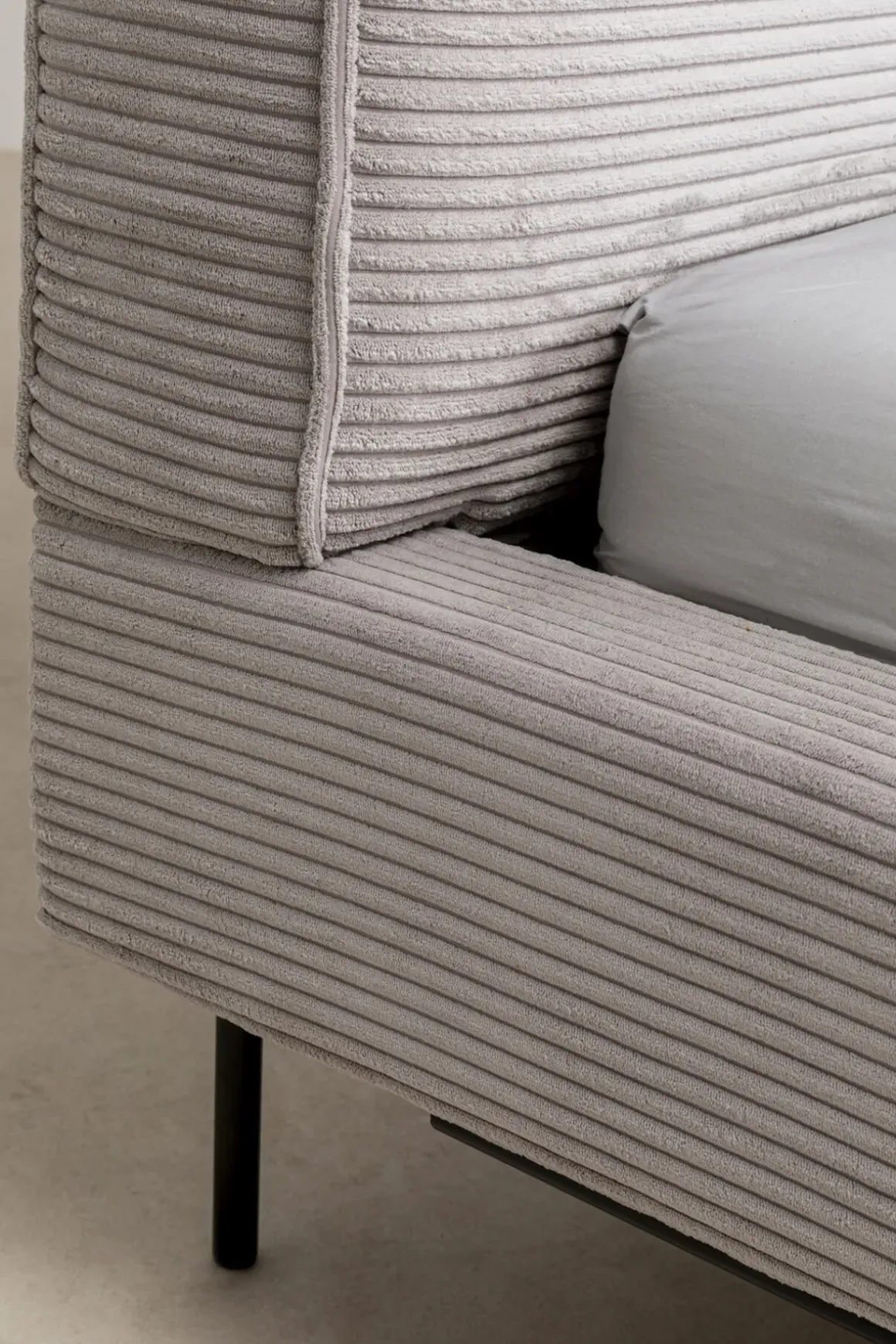Säng East Side Cord - Grå, 160x200cm - KARE Design