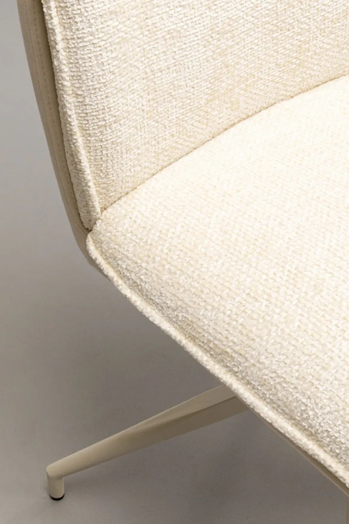 Snurrstol Hilla - Vit - KARE Design