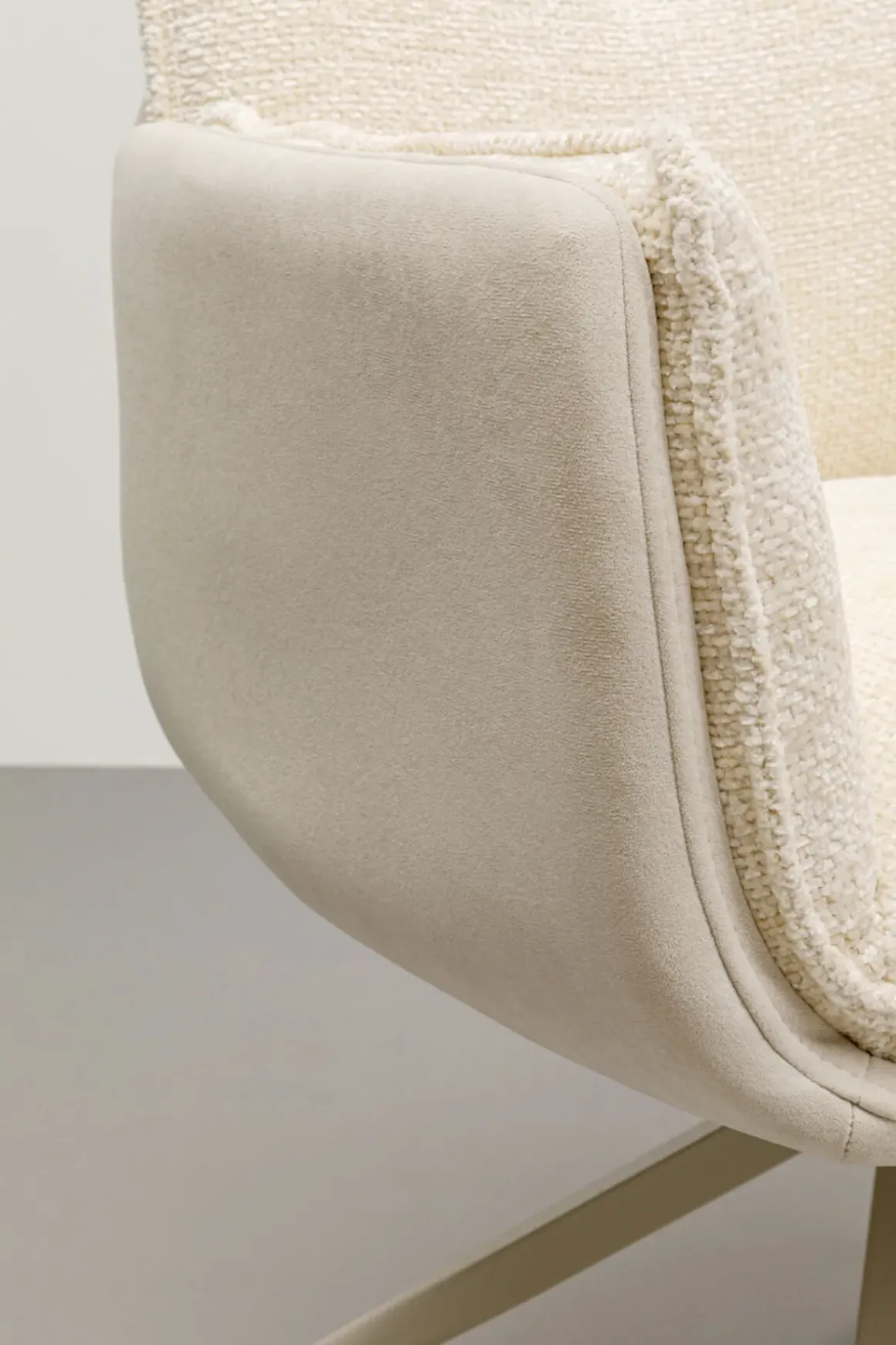 Snurrstol med Armstöd Hilla - Vit - KARE Design