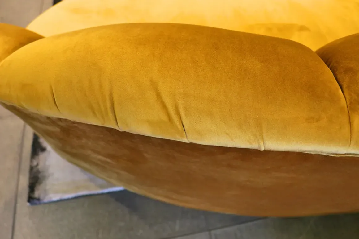 Soffa Dschinn - Bärnsten Sammet, 3-Sits - KARE Design
