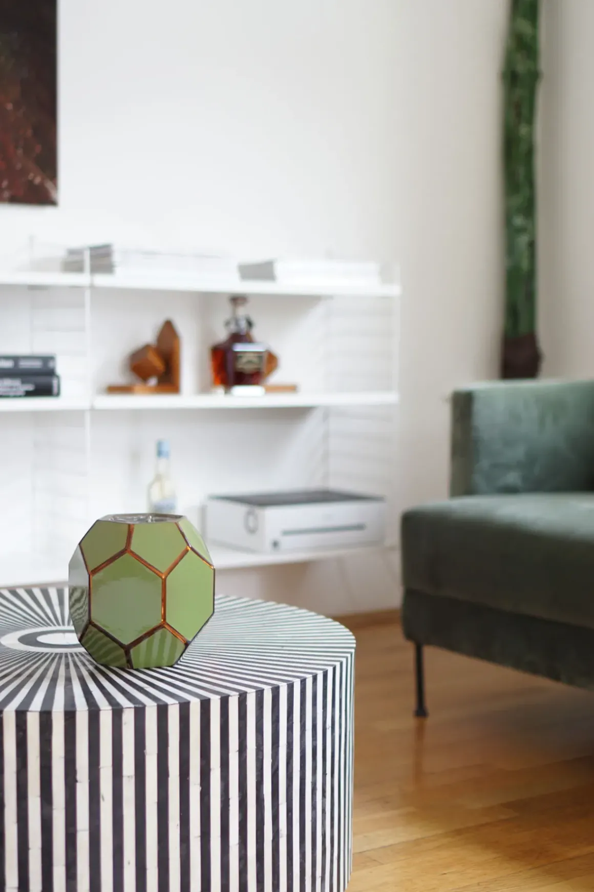 Soffbord Electra - Runt Bord Svart/Vit Intarsia, Ø75cm - KARE Design
