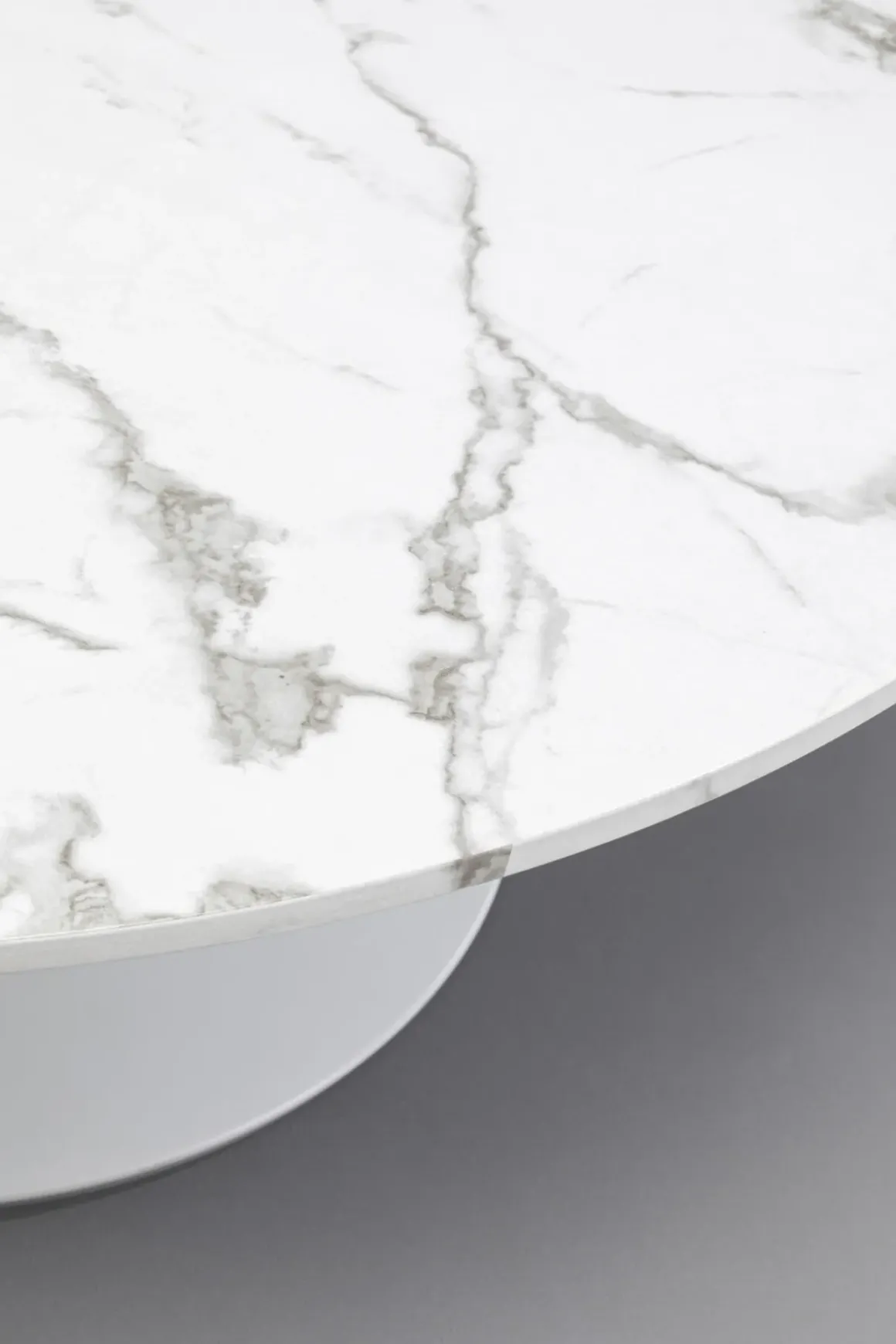 Soffbord Schickeria - Vit/Marmor Ø110cm - KARE Design