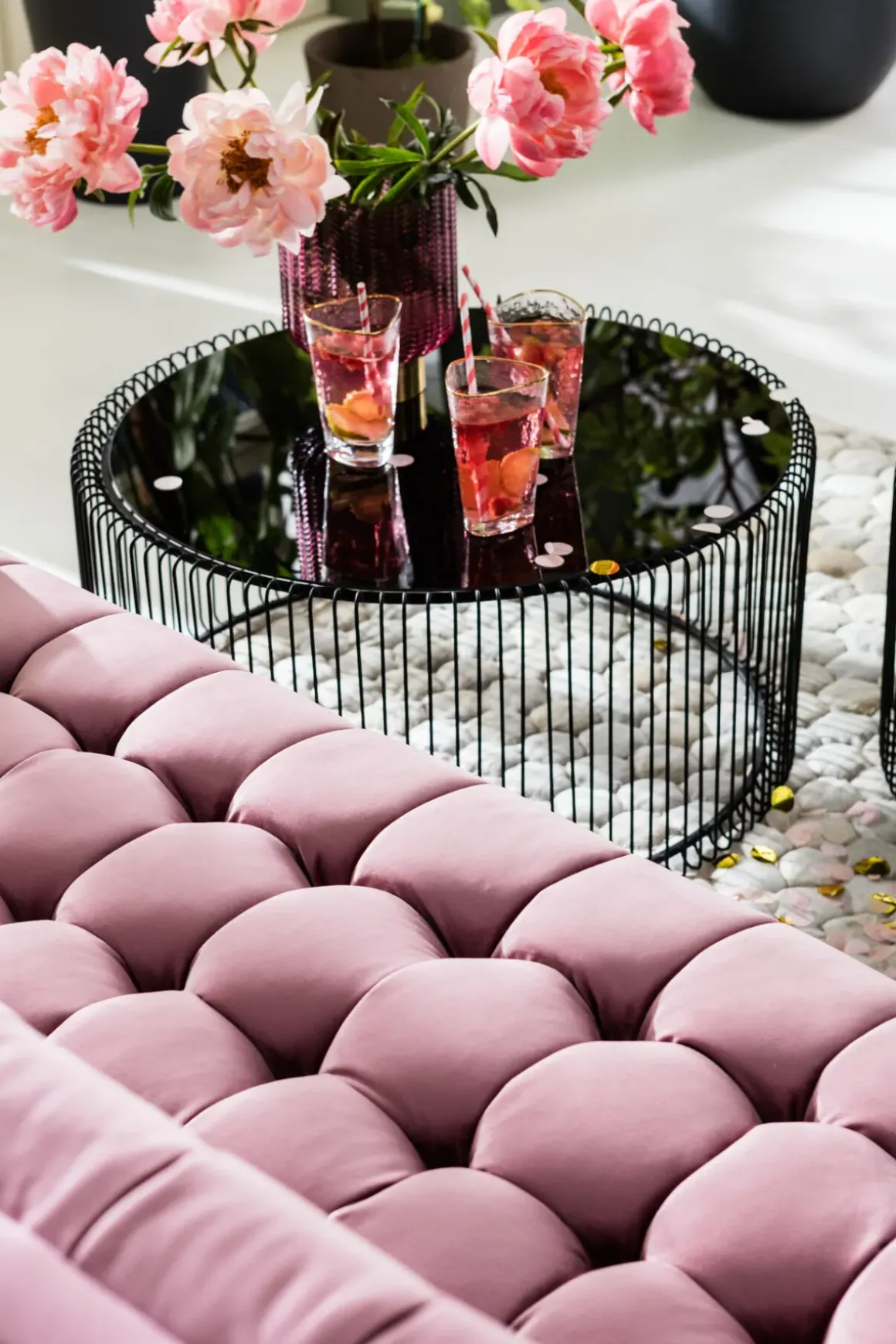 Soffbord Wire Rund - Set med 2 Svarta Bord/Svart Glas, Ø69/60cm - KARE Design