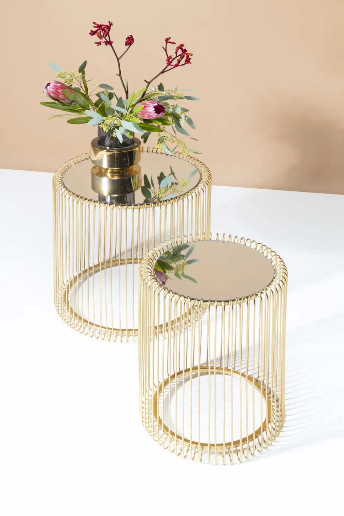 Soffbord Wire - Set med 2 Sidobord i Mässing/Spegelglas, Ø44/32,5cm - KARE Design