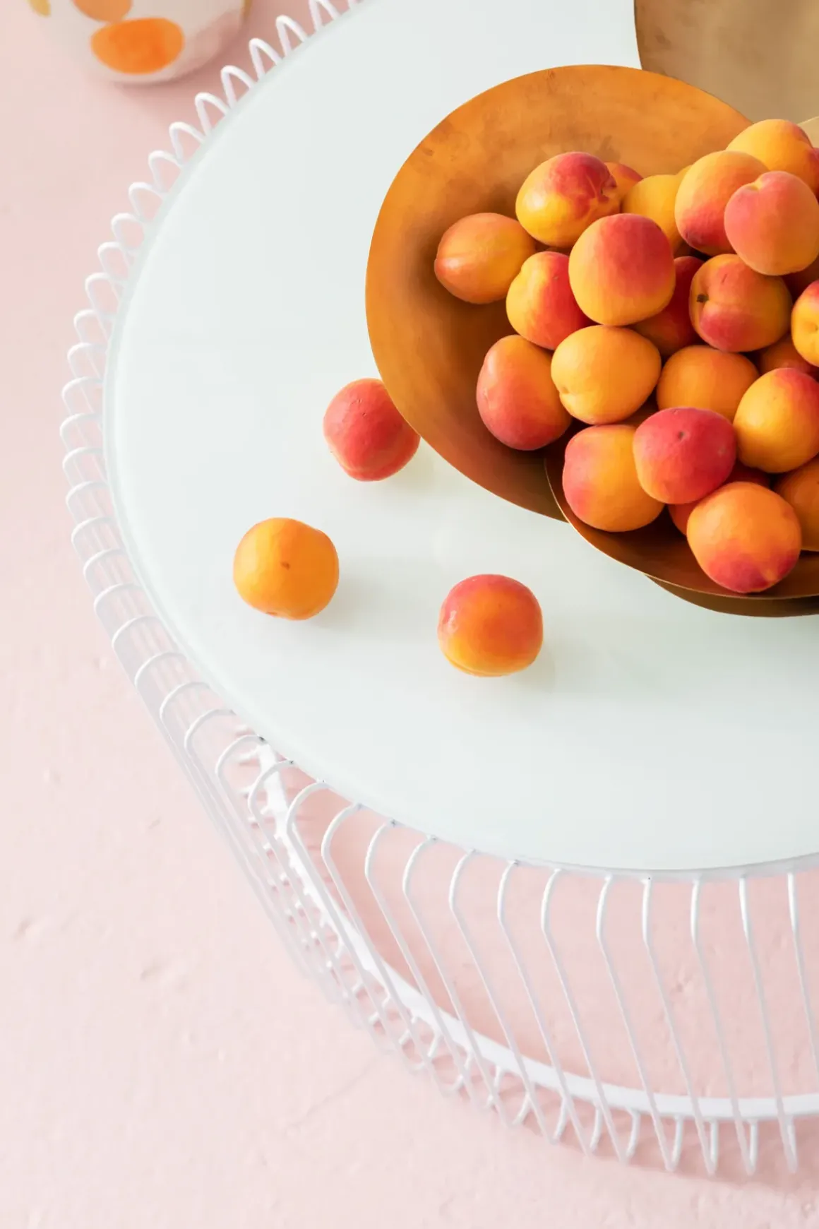 Soffbord Wire - Set med 2 Vita Bord/Vittglas, Ø69/60cm - KARE Design