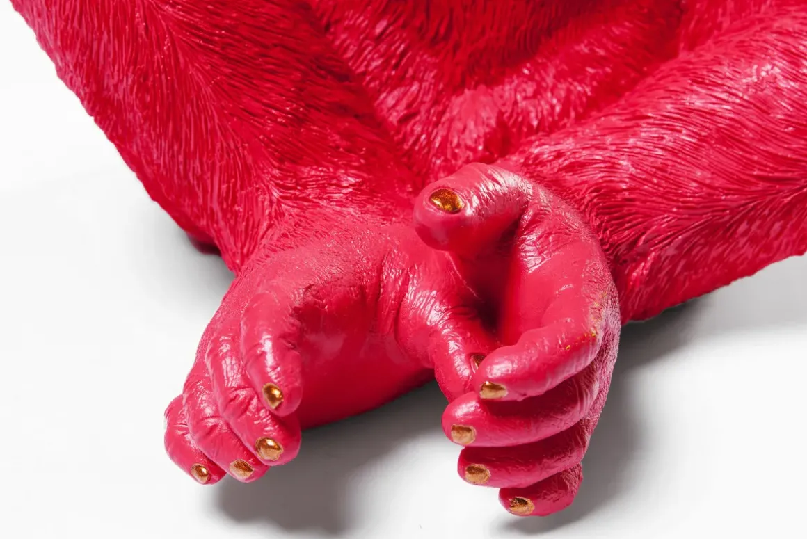 Sparbössa Monkey Kikazaru Röd - KARE Design