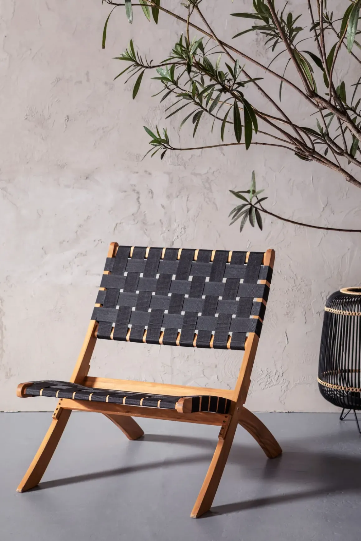 Stol Ipanema - Ihopfällbar Loungefåtölj i Trä/Svart - KARE Design