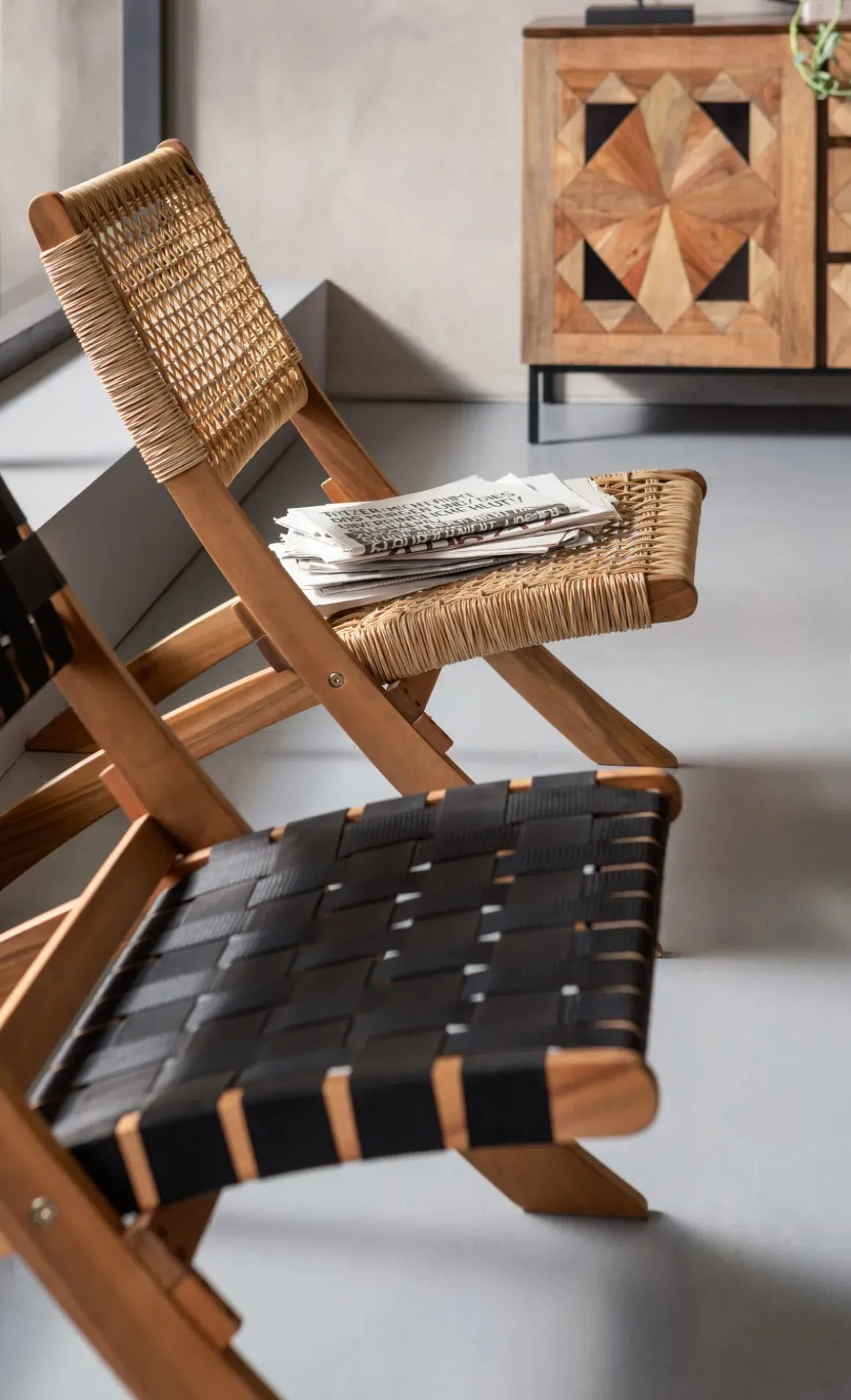 Stol Ipanema - Ihopfällbar Loungefåtölj i Trä/Svart - KARE Design