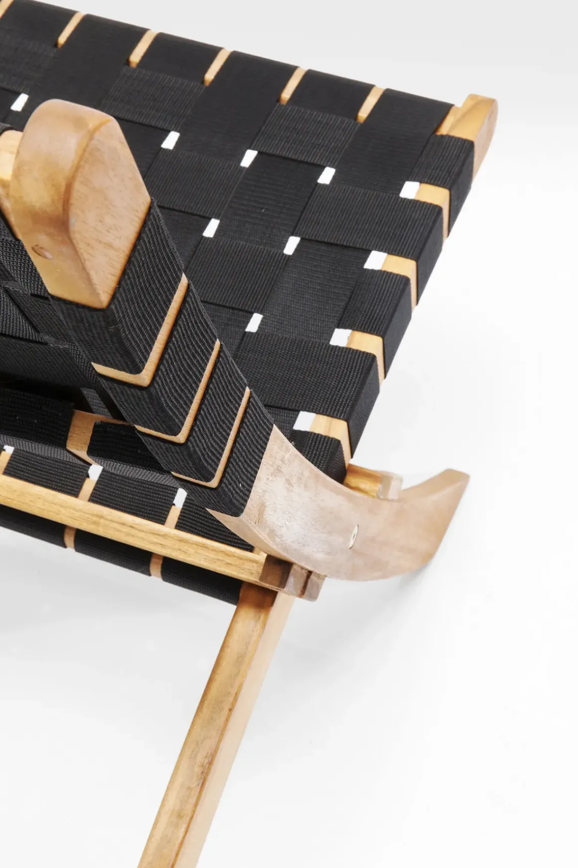 Stol Ipanema - Ihopfällbar Loungefåtölj i Trä/Svart - KARE Design