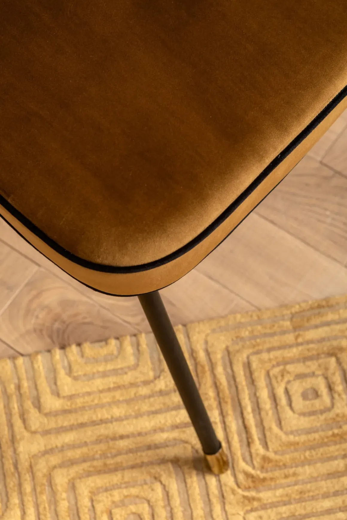 Stol Irina - Brungul Sammet - KARE Design