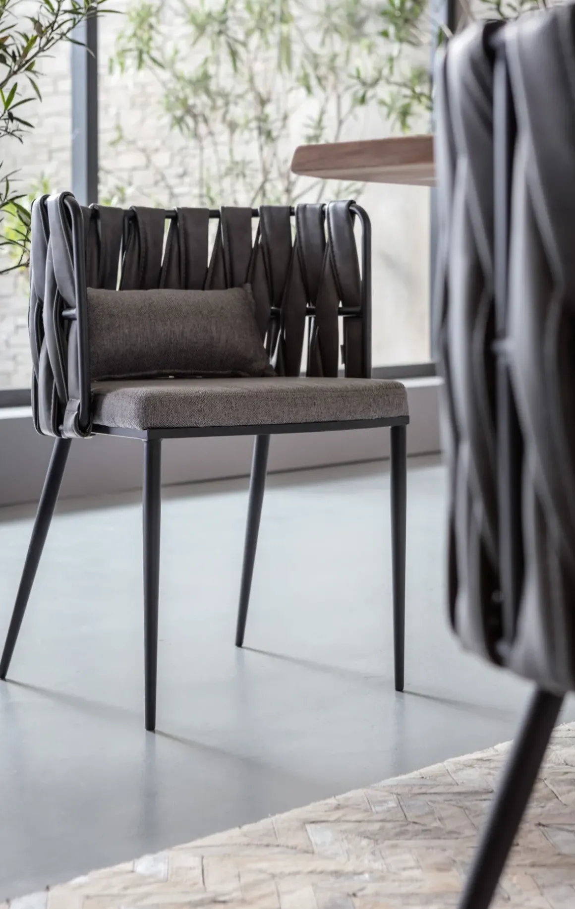 Stol med armstöd Cheerio Grå incl. Dyna - KARE Design