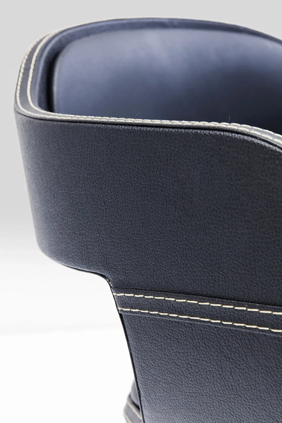 Stol med armstöd Costa Walnut - KARE Design