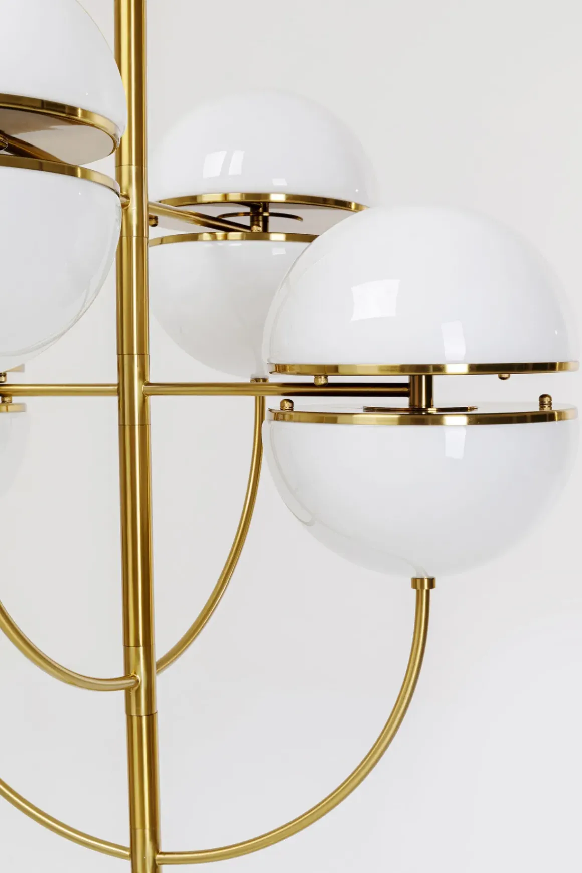 Taklampa Leisha - Mässing/Opalfärgat Glas, 4 Klot - KARE Design