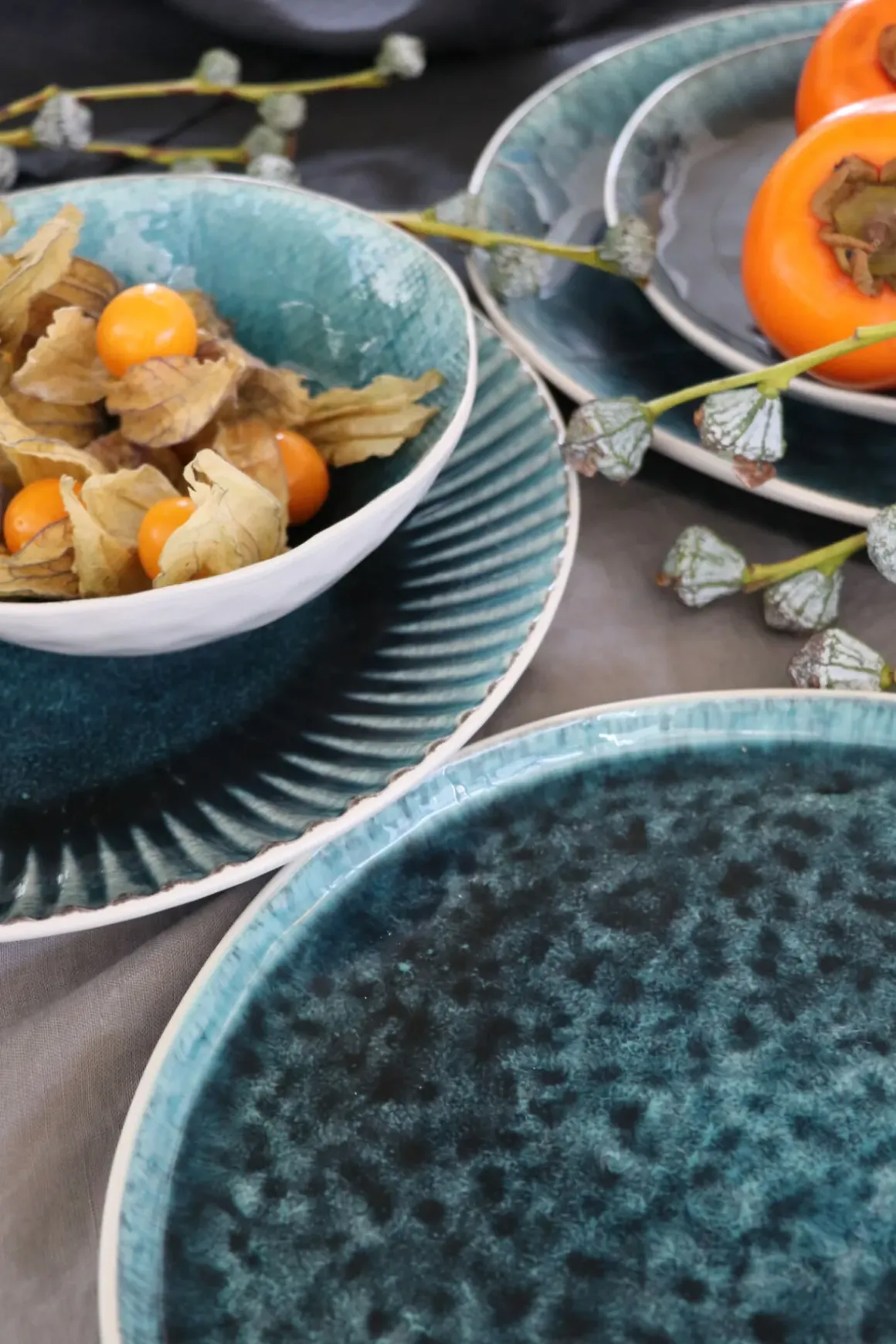 Tallrik Mustique - Glaserat Stengods Aqua Blå, Ø27cm - KARE Design