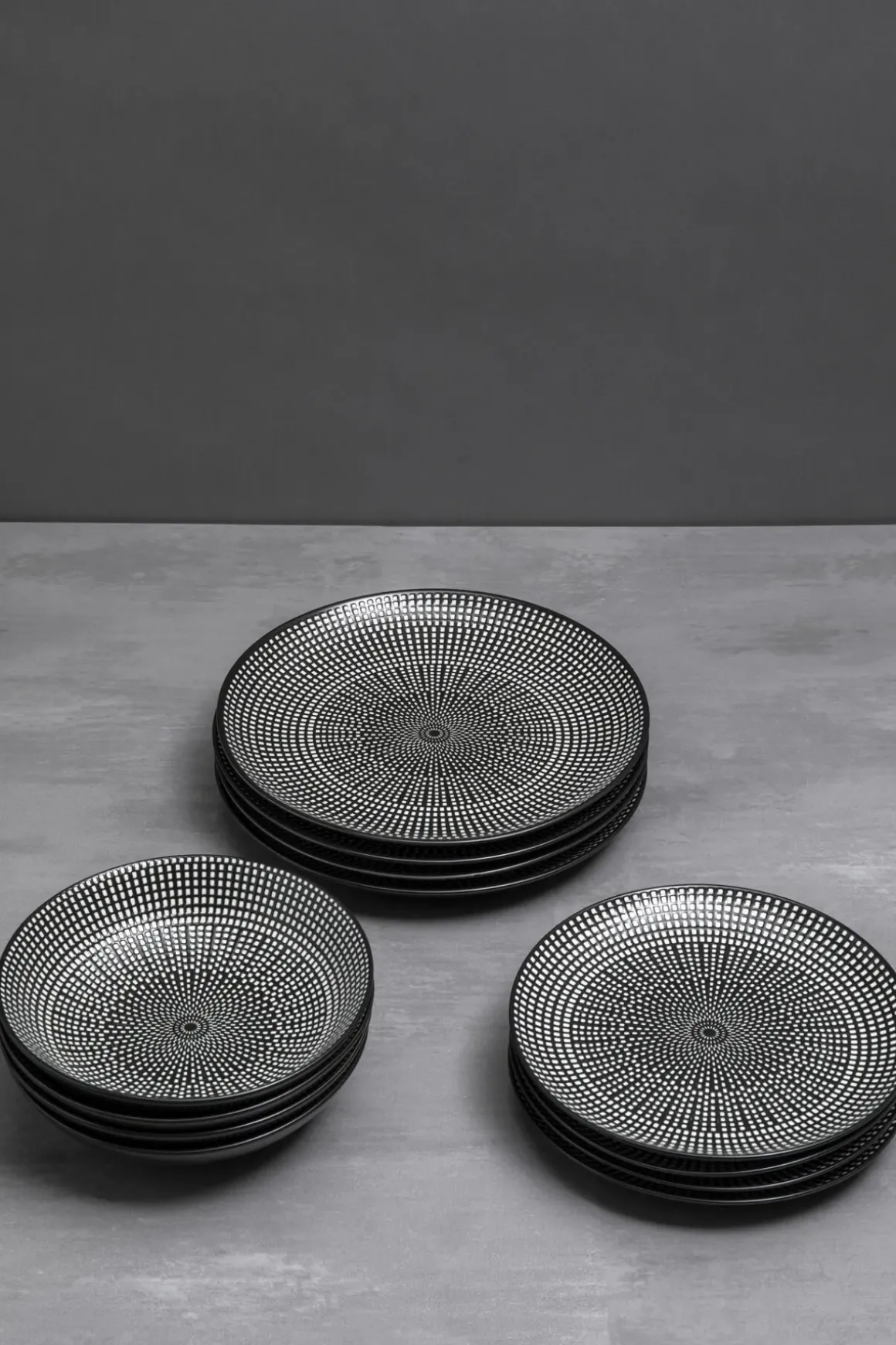 Tallriksset Tokyo - Svart Porslin, 12 delar - KARE Design