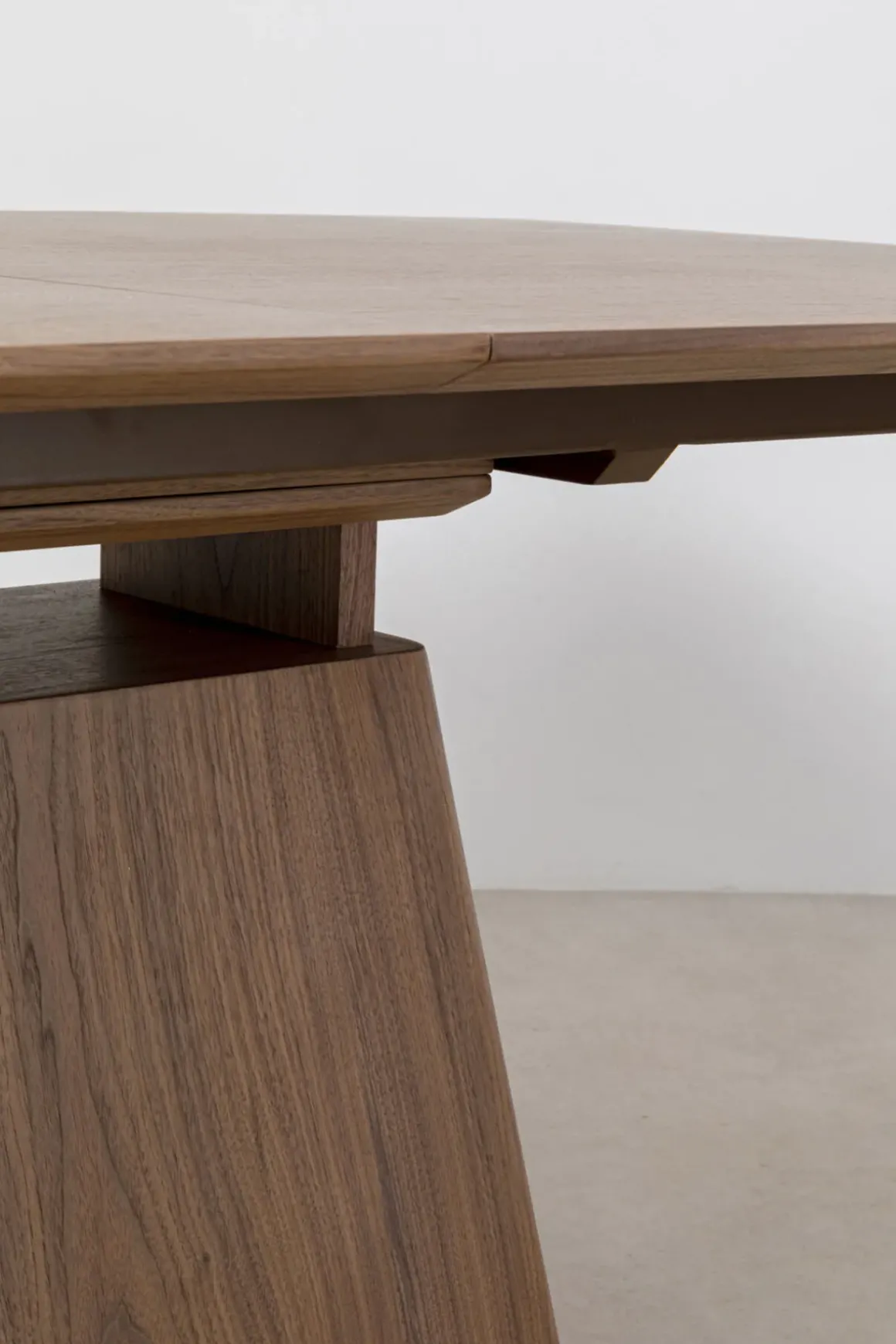 Utdragbart Bord Benvenuto - Valnöt, 200-250x110cm - KARE Design
