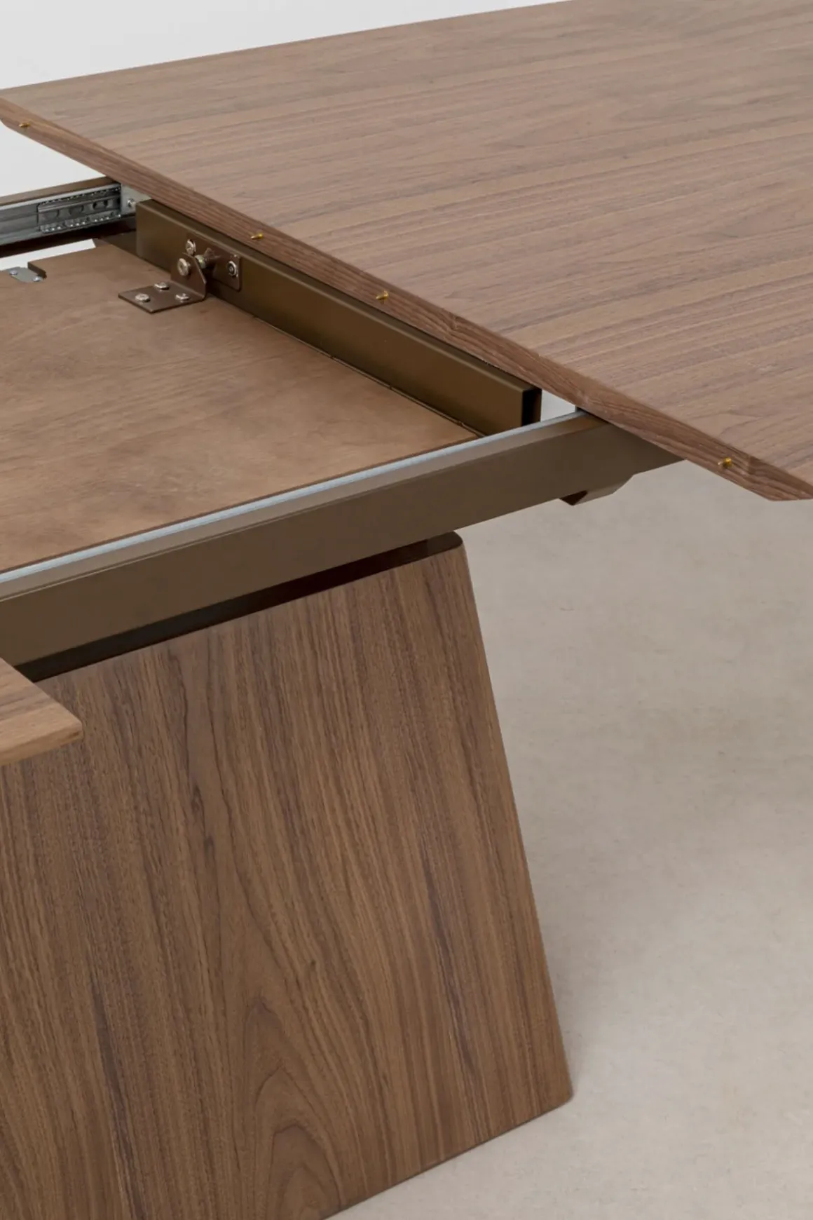 Utdragbart Bord Benvenuto - Valnöt, 200-250x110cm - KARE Design