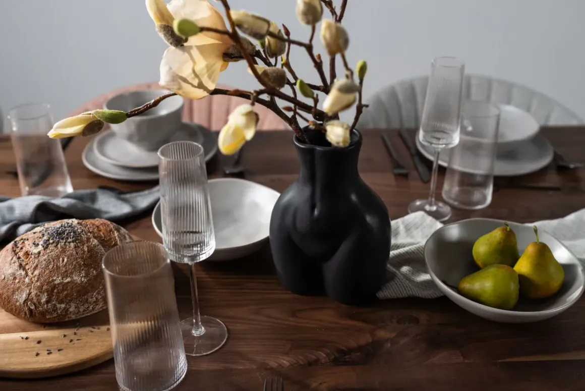 Vas Donna - Svart, 22cm - KARE Design
