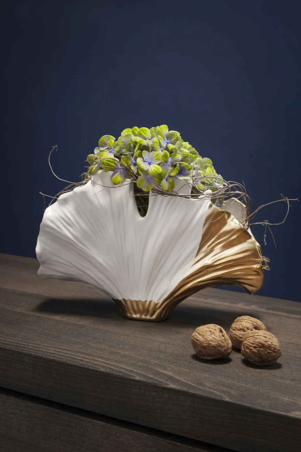 Vas Ginkgo - Vas och Skulptur i Vit/Guld, 18cm - KARE Design